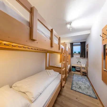 Luxurious With Sauna In Koenigsleiten Wald im Pinzgau