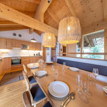 Chalet Luxurious With Sauna In Koenigsleiten