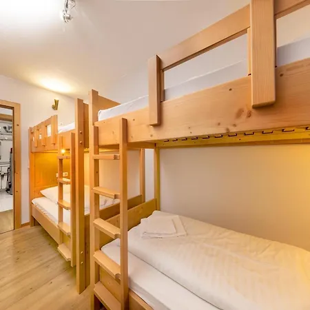 Chalet Luxurious With Sauna In Koenigsleiten