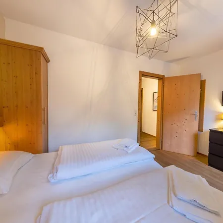 Chalet Luxurious With Sauna In Koenigsleiten
