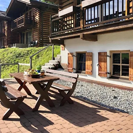 Chalet Luxurious With Sauna In Koenigsleiten Wald im Pinzgau